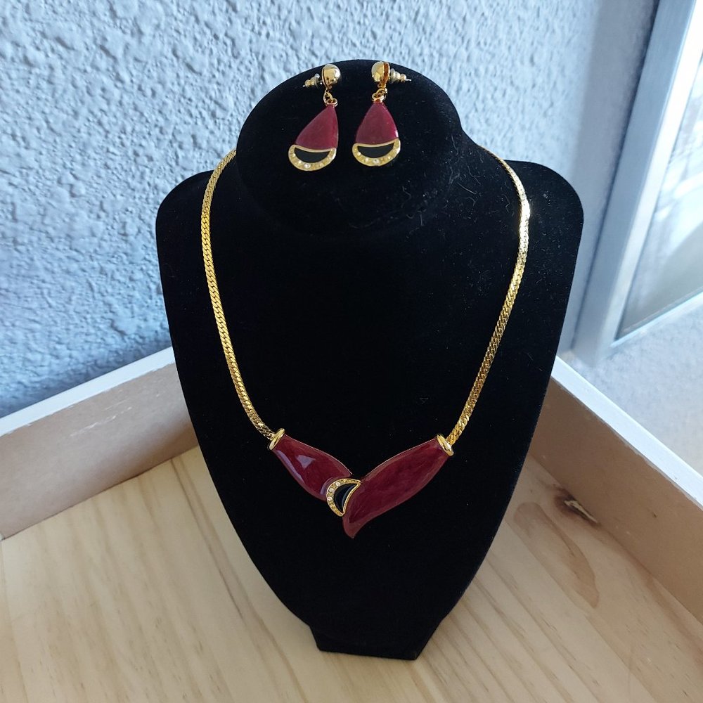 Vintage Reinhart Collection 99.50 Necklace & Earring Set